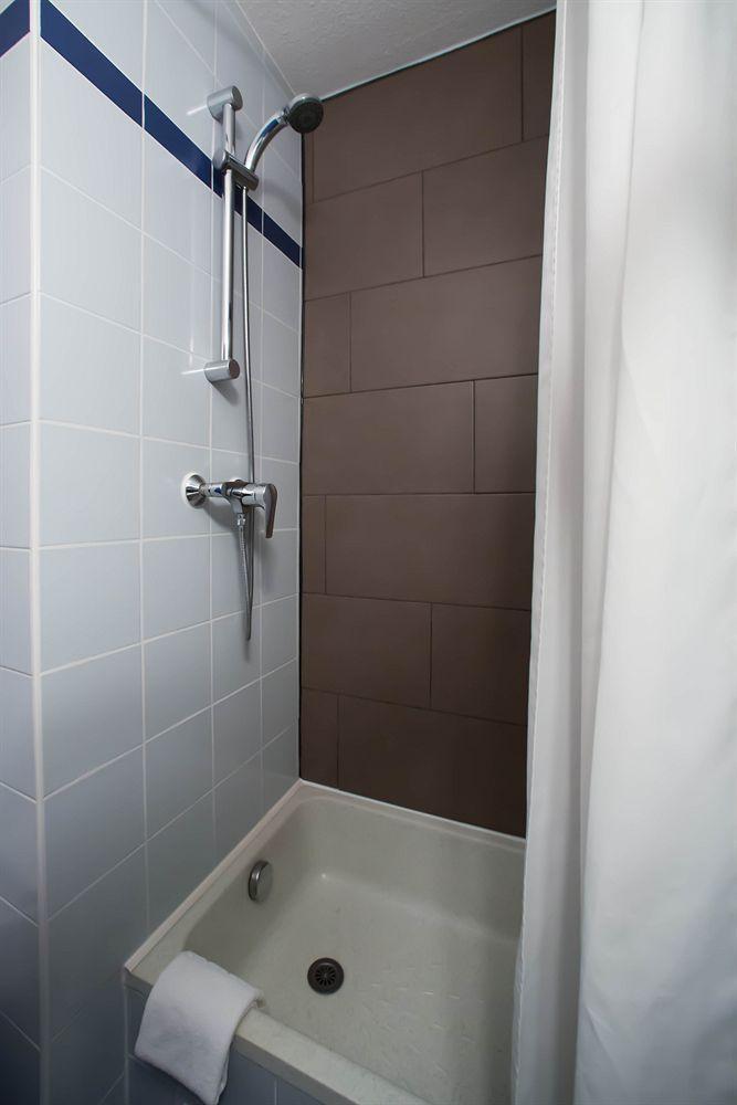 Le 2 By Hotel Akena - Nantes Beaujoire, Porte De Sainte Luce ภายนอก รูปภาพ